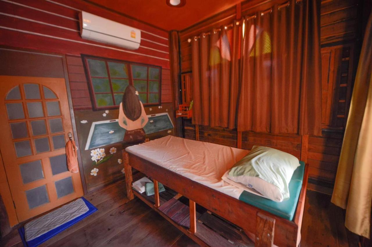 Mrk Resort & Massage Lopburi Bagian luar foto