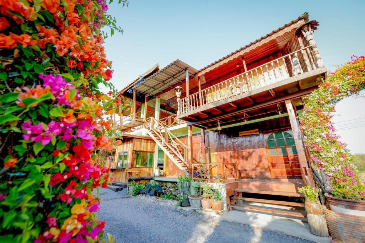 Mrk Resort & Massage Lopburi Bagian luar foto