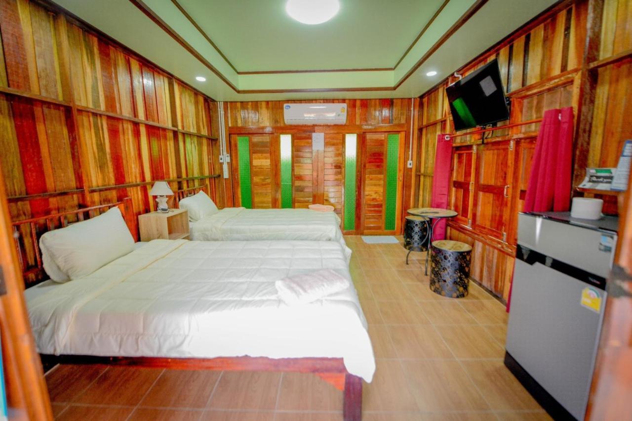 Mrk Resort & Massage Lopburi Bagian luar foto