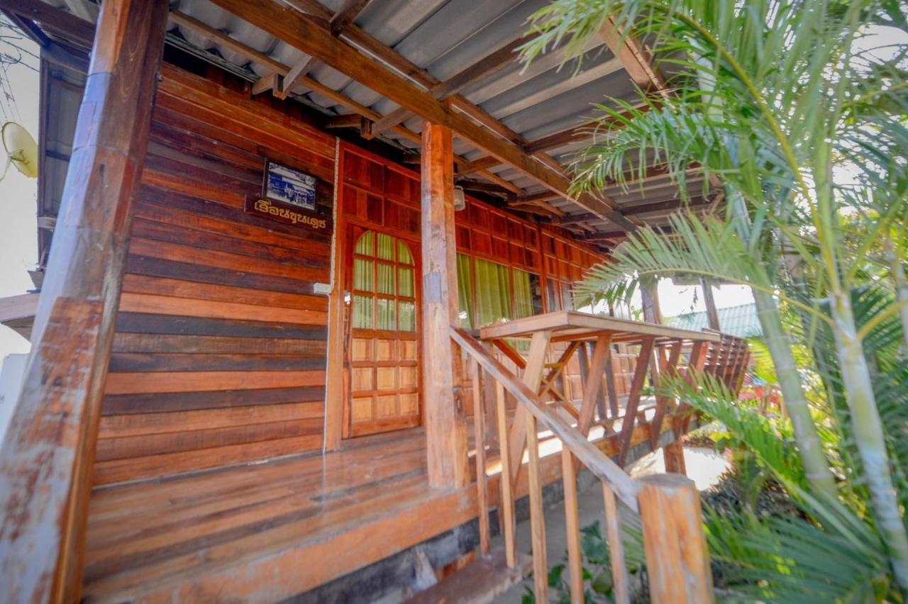 Mrk Resort & Massage Lopburi Bagian luar foto