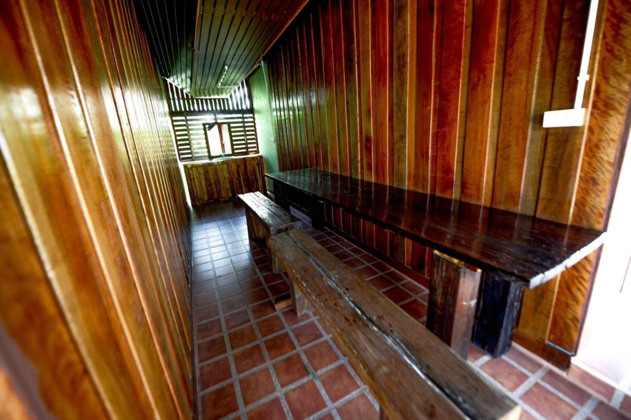 Mrk Resort & Massage Lopburi Bagian luar foto